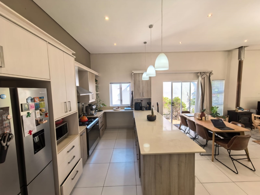 To Let 3 Bedroom Property for Rent in Schonenberg Western Cape